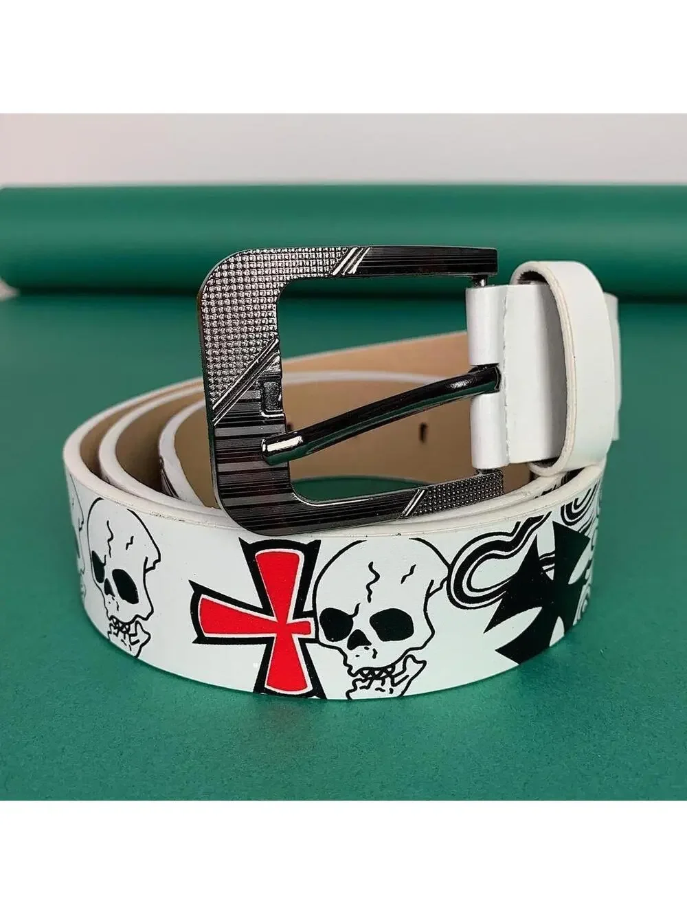 Y2k Cyber 2000s style skull grunge emo white and silver belt. Fits a 33.5-39